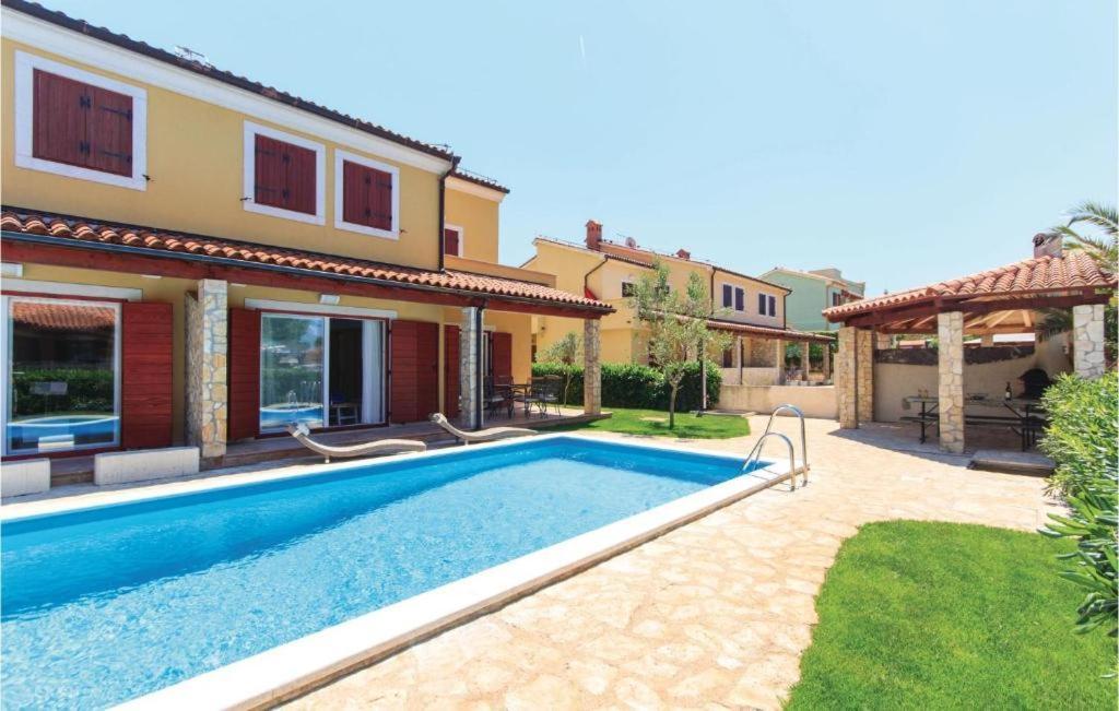I & M Guest House Banjole Exterior foto